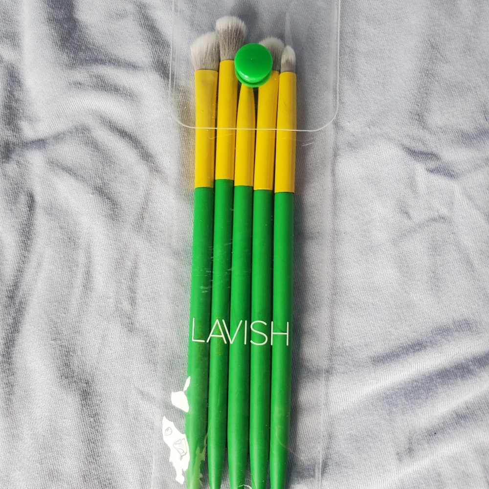 Lavish Essential Eye brushes collection